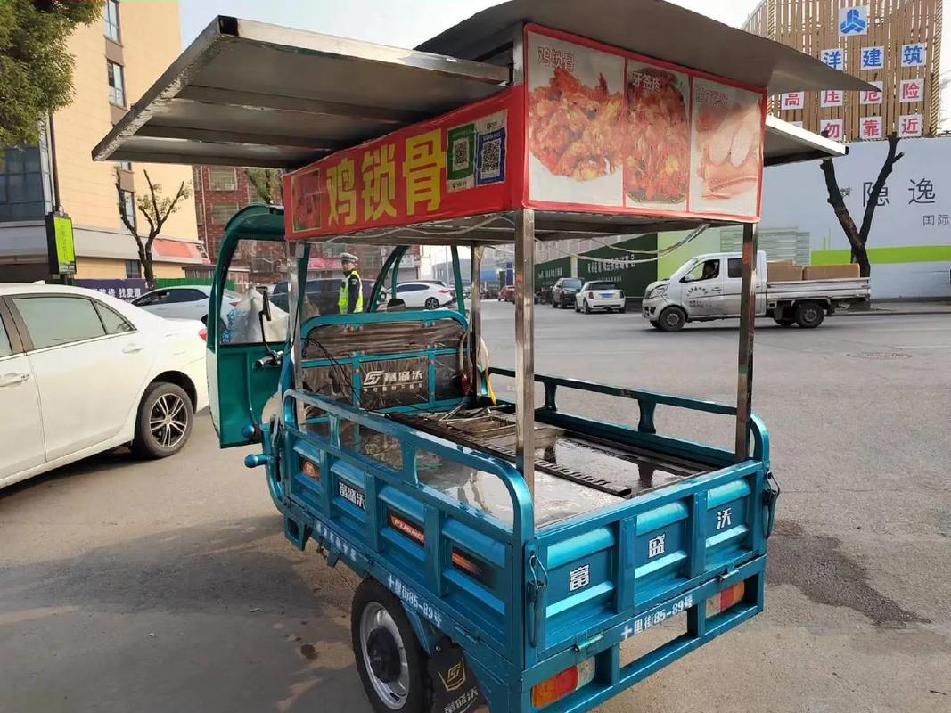 小吃餐车 小吃车 电动三轮车 闲置转让